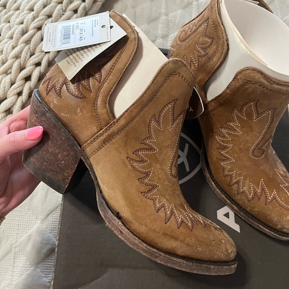 Ariat Dixon R Toe Western Ankle Boots Booties - Picture 8 of 8